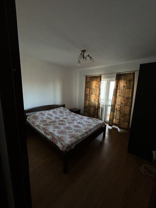 Inchiriez apartament 3 camere