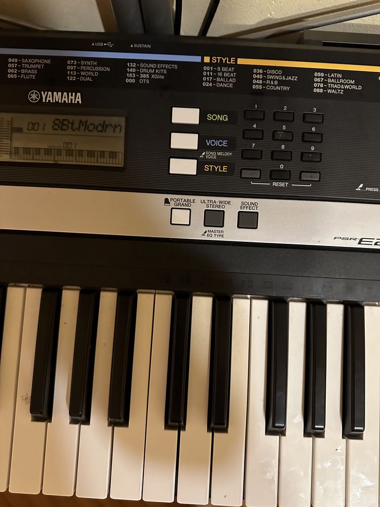 Orga Yamaha PSR-E243, aranjor/ claviatura electronica