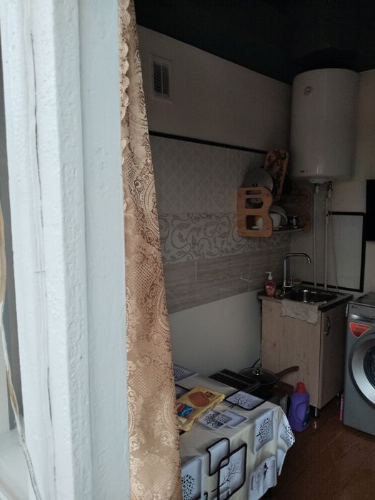 Продам 1 ком квартиру.  Ангрен. ( Дукент квартал 11)