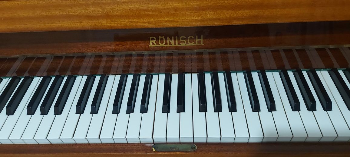 Акустично немско пиано Ronisch