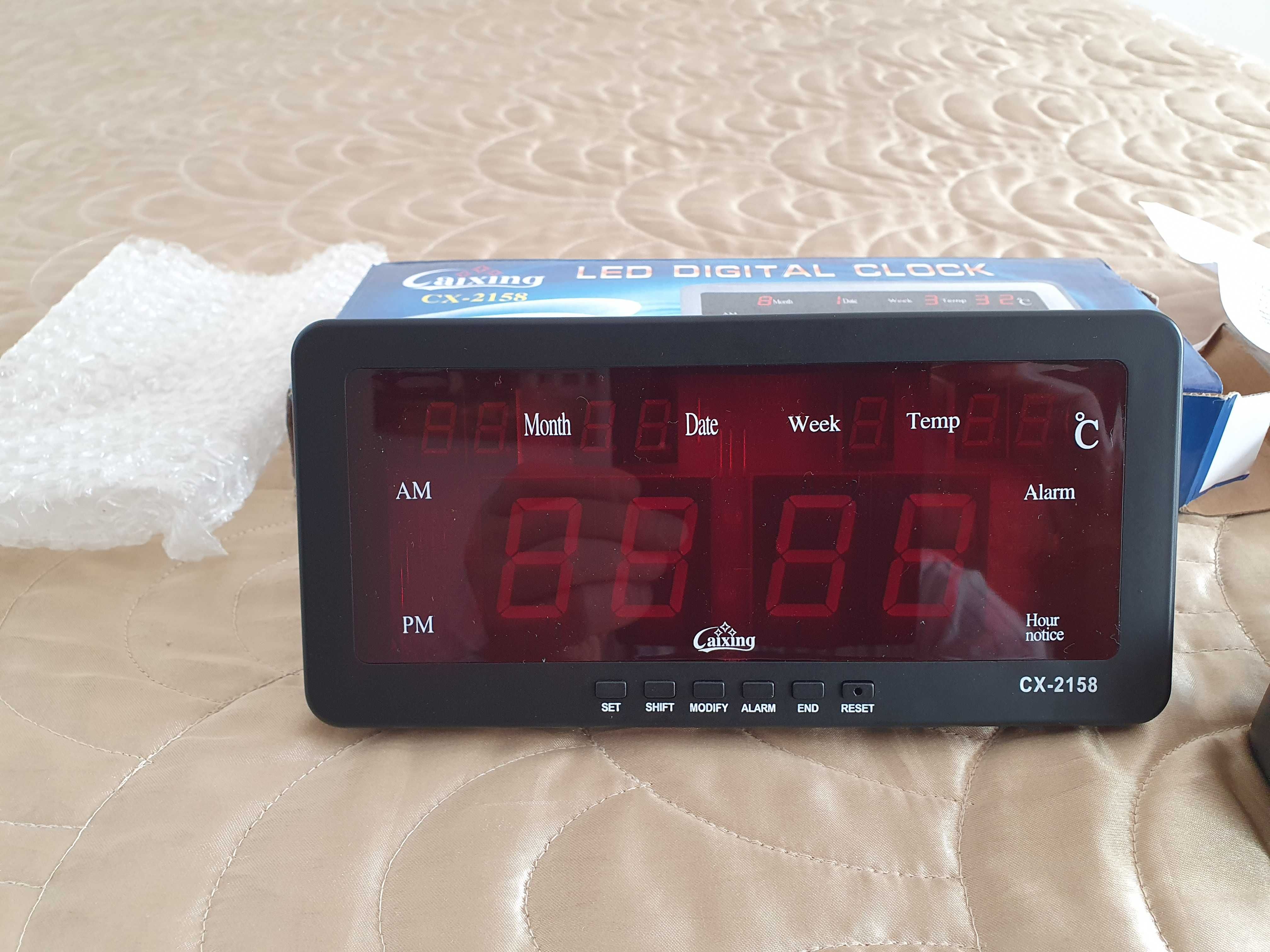 Ceas electronic masa (perete) cu afisare temperatura
