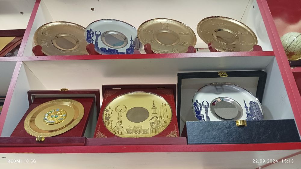 Barcha turdagi sovgʻalar uchun toʻplamlar logo va yozuv tushirish b-n