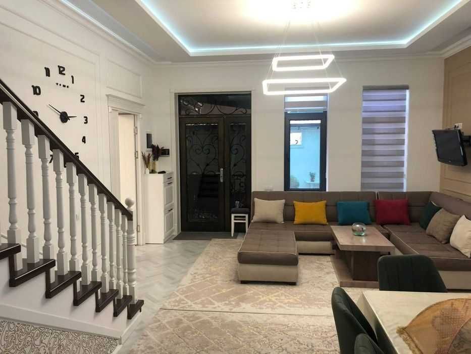 Срочно продаётся 2-этажный дом 200 м² с евро ремонтом, Эко Базар