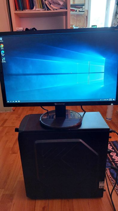 Calculator (PC) cu monitor