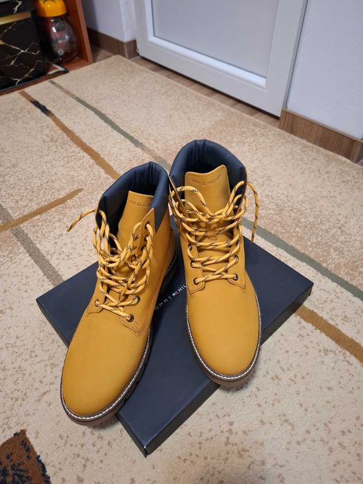 Боти Tommy Hilfiger, цвят Gold