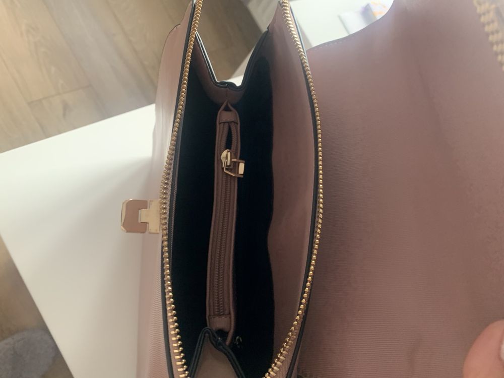 Geanta eleganta tip rucsac, noua
