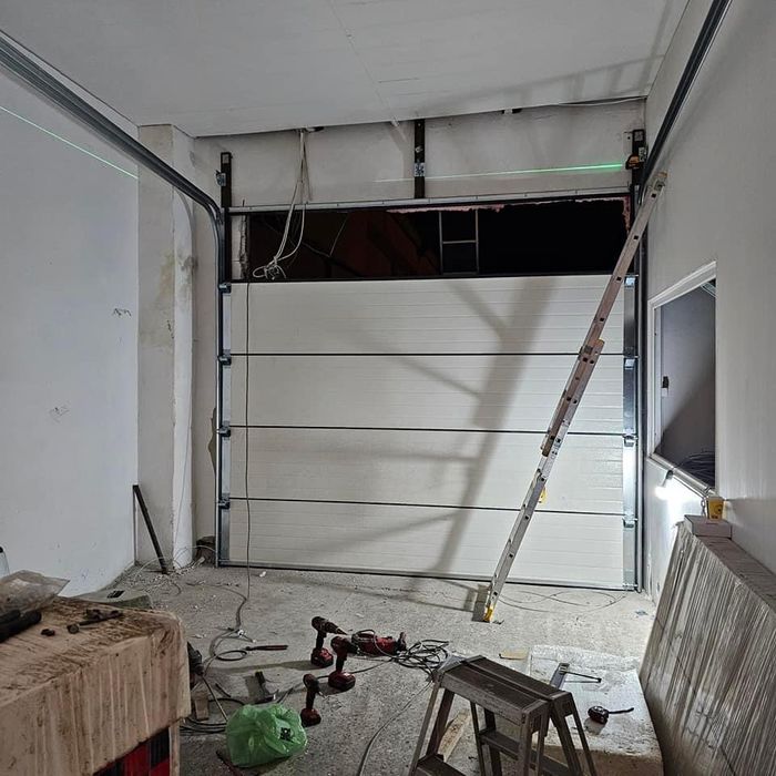 Usi de garaj Rezidentiale si industriale