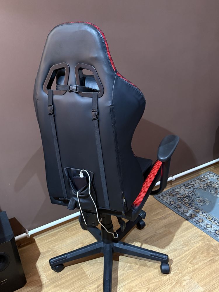Продам игровое кресло Defender