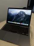 MacBook Pro M1 13” (2020) – Defect taste, ideal pt. reparație