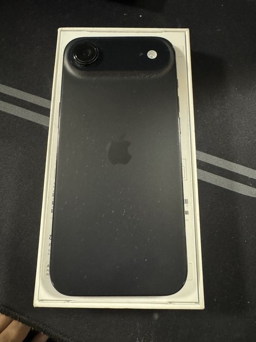 Iphone 17 air 256 gb negru, nou, nota 10 din 10.