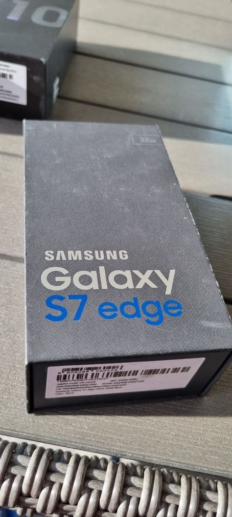 Cutie si casti originale Samsung Galaxy S7 Edge 32gb