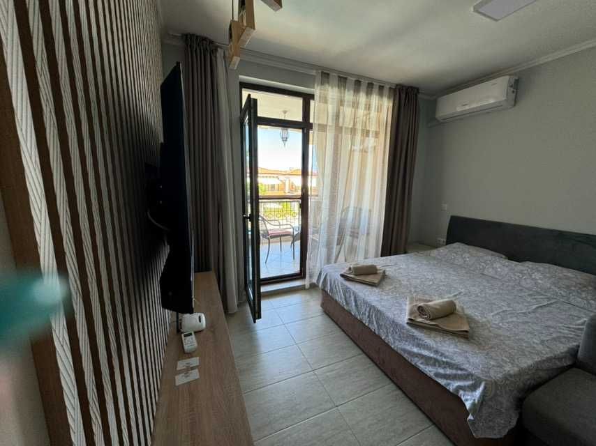 Ново модерно  ремонтирано студио в луксозния комплекс Грийн- Лайф