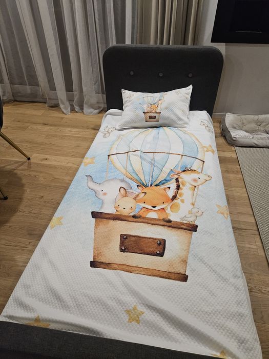 Vând pat cu somiera single 90x200cm