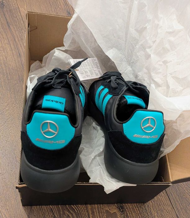 Adidas Unisex Mercedes-AMG Petronas Formula One Team (colectie 2025)