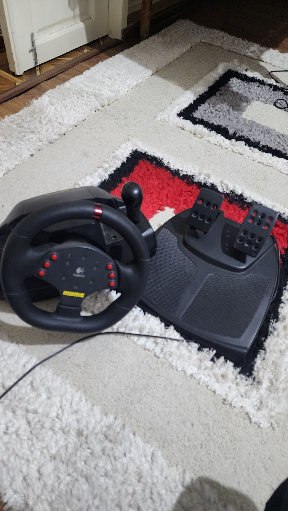 Logitech Momo Racing 360° Руль