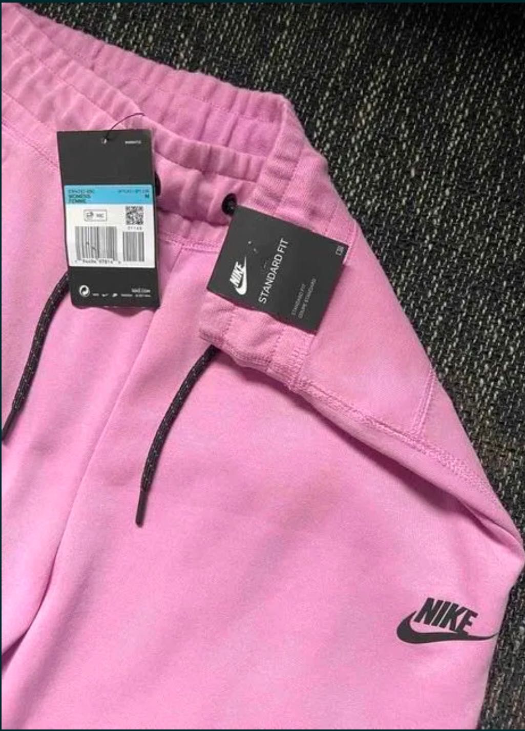 Оригинално дамско долнище Nike tech fleece
