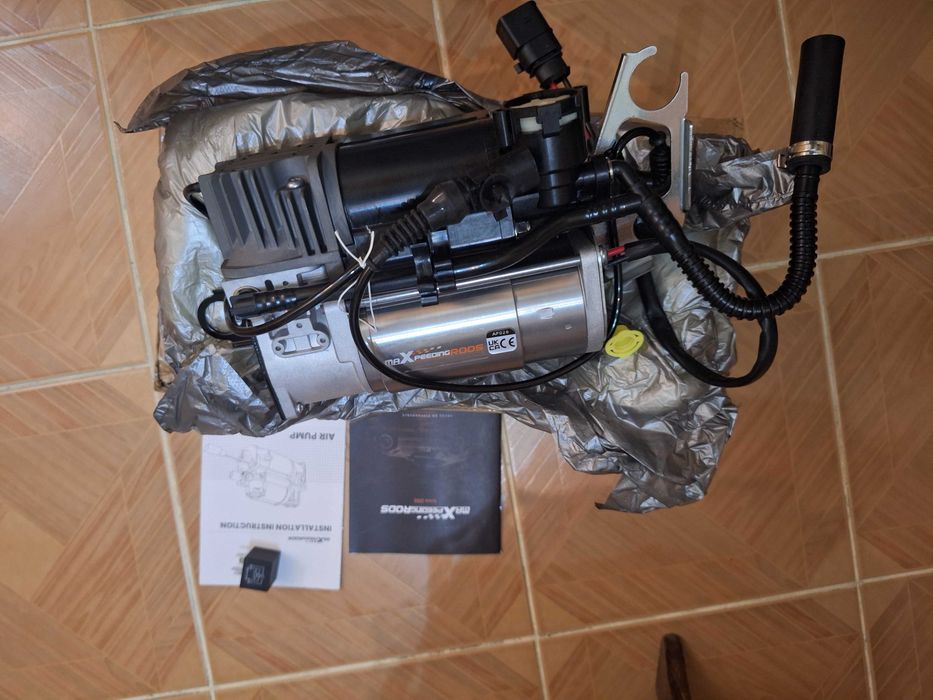 Compresor aer suspensie pneumatica Audi Q7, Porsche Cayenne,VW Touareg