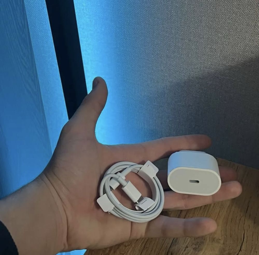 Зарядка на айфон + adapter 25W