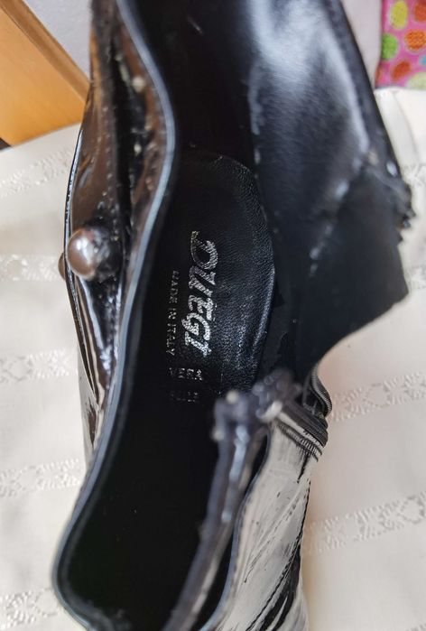 Дамски елегантни лачени обувки на висок ток от естествена кожа