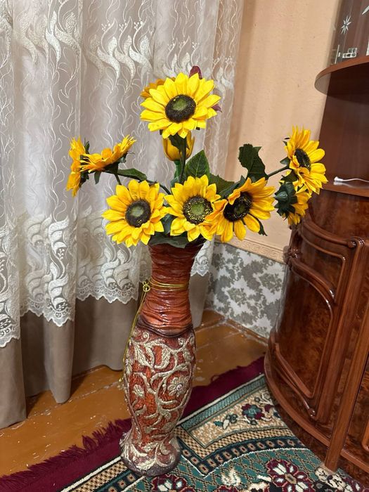 Продаётся ваза с цветами