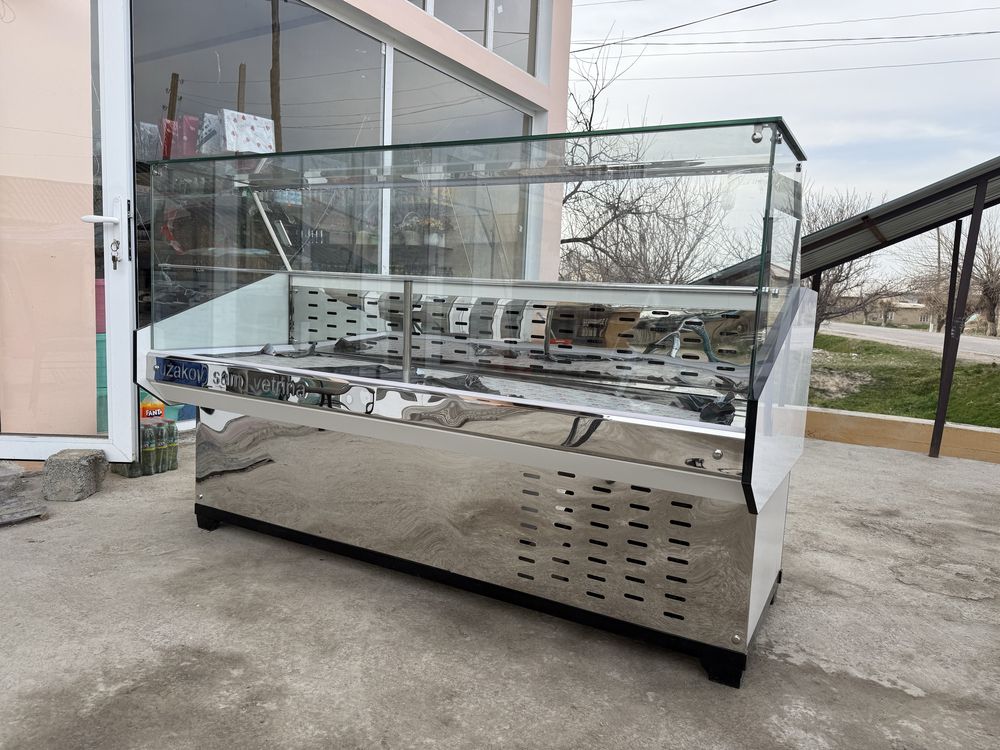 Vetrina xaladelnik universal