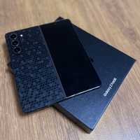 Samsung Galaxy Z Fold 5 на 15 Pro
