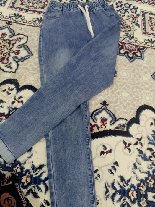 Джинсы новые 2 раз а надевала
