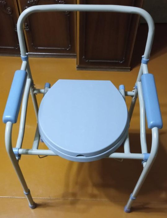 Кресло туалет новый