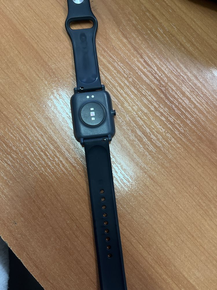 Продам электронные часы amazfit bip s