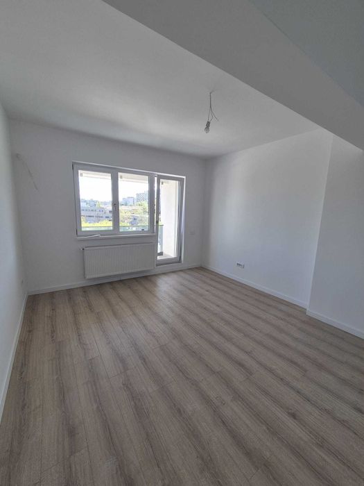 Parchet Egger, ca nou, 8mm, sistem cu clipsare + plinte