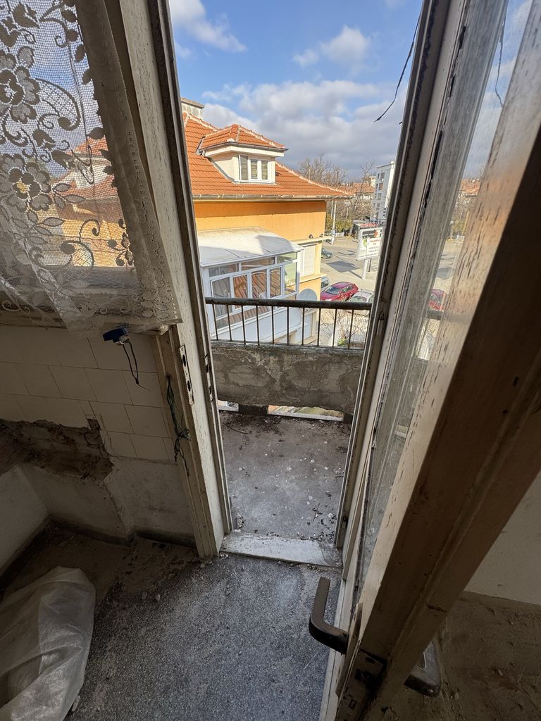 Продава се Четиристаен апартамент в Казанлък - 96 кв.м за 1270 €/кв.м - Снимка #8