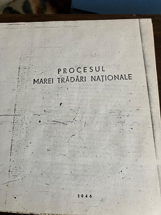 Vand carti foarte rare