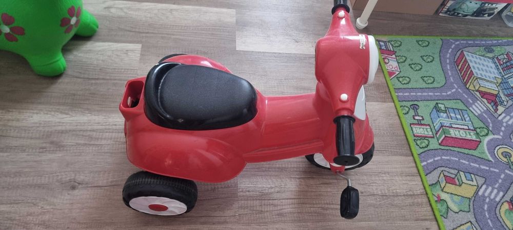 Детска триколка с багажник