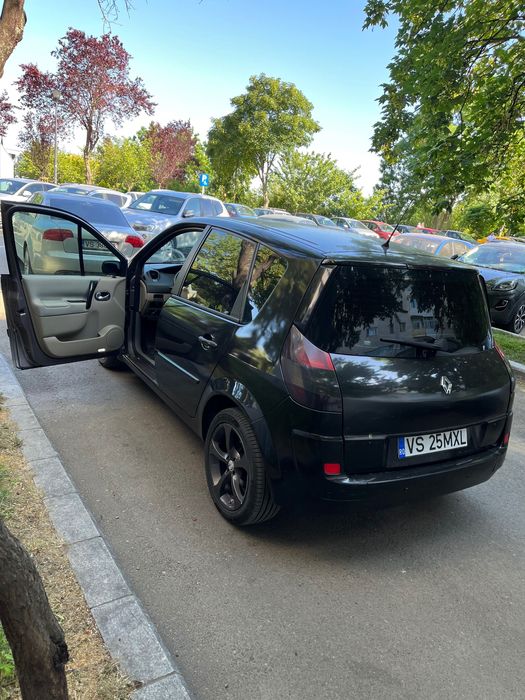 Vând Renault Scenic