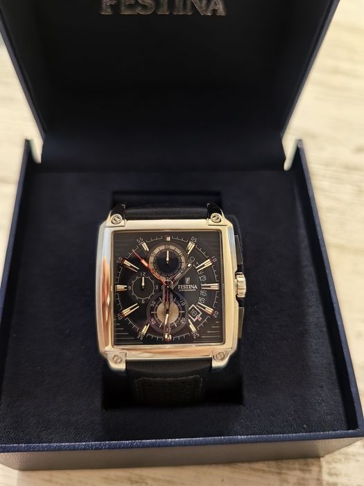 Часовник Festina