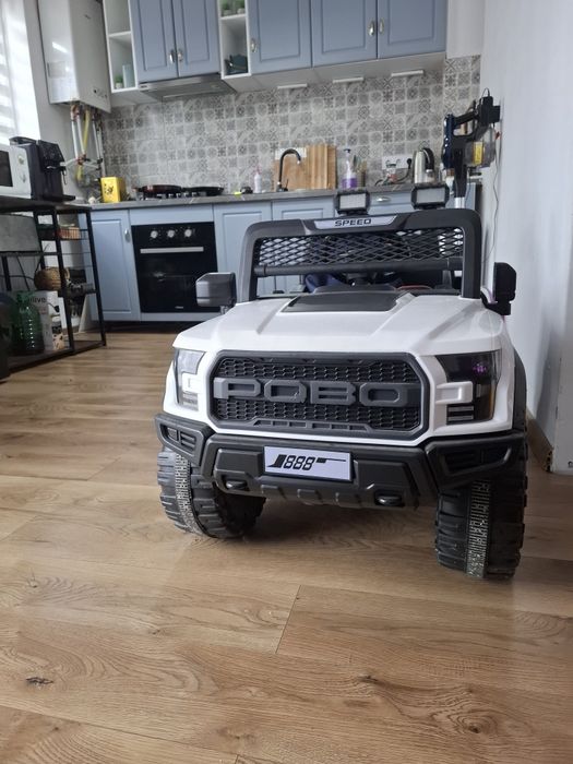 Mașinuță copii PoBo