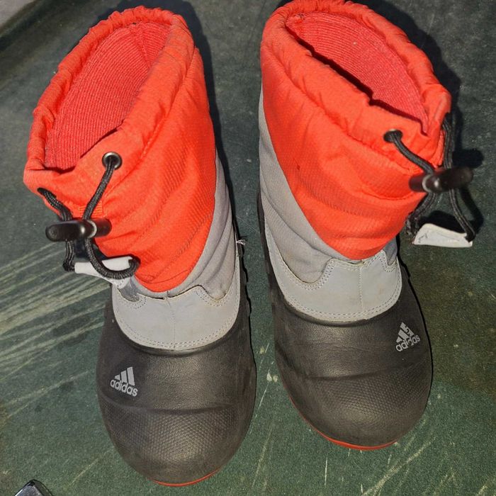 Детски апрески ADIDAS,30 номер