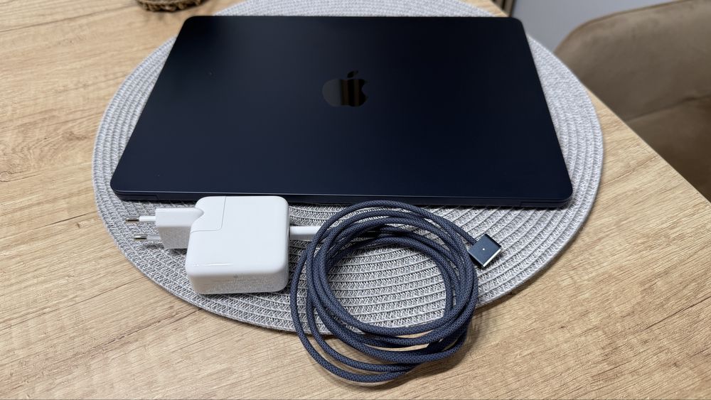 MacBook Air 13, M3, 8 GB, 256 GB SSD, Midnight