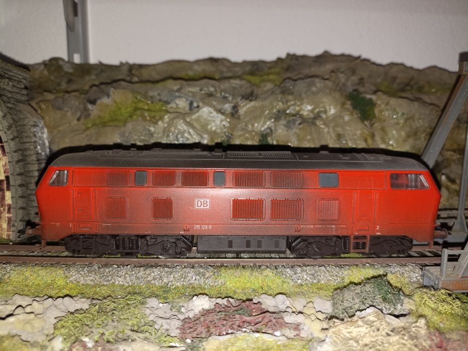 Locomotiva diesel 215 Roco trenulet electric scara HO