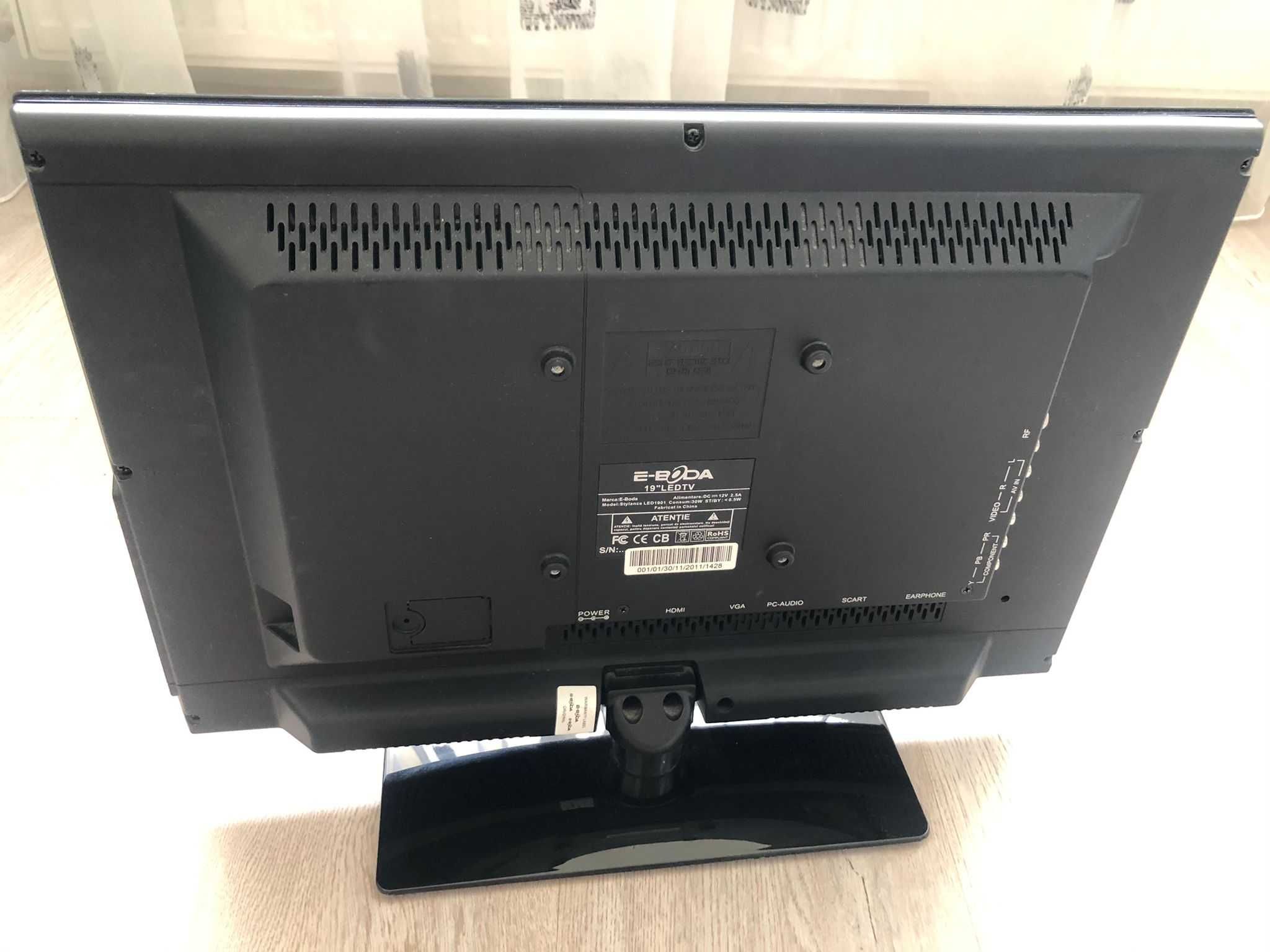 Televizor LED E-Boda Stylance 1901 48cm negru HD Ready