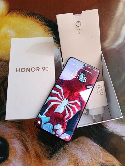 Vând Honor 90,5G-12Gb ram