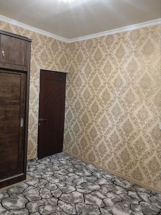 Продается 1 комнатная квартира спутник 4 1/4/4 средний ремонт 21000