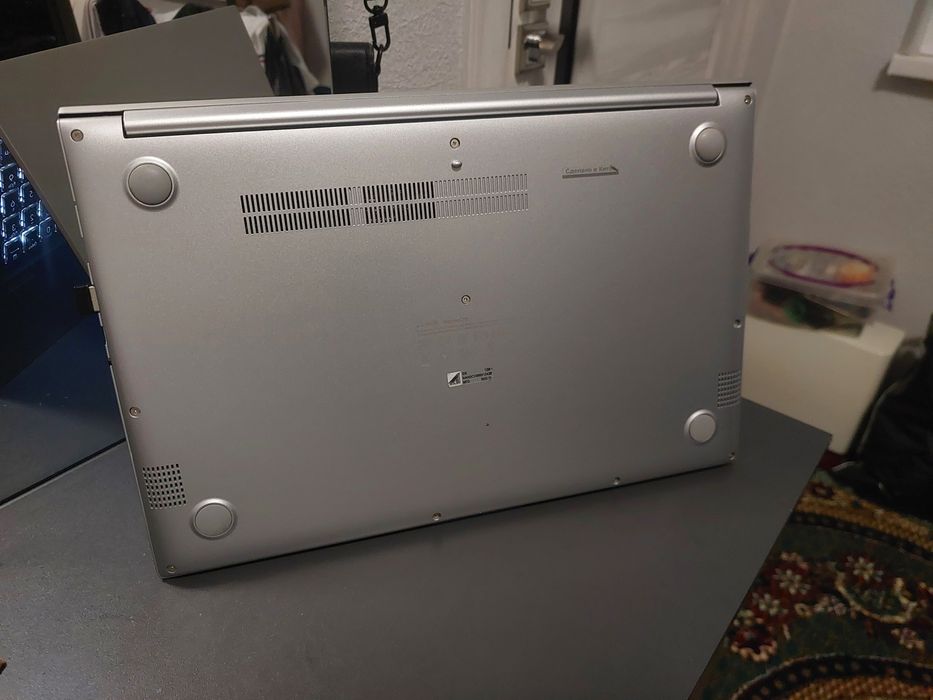 NOUTBUK 》vivobook "ASUS"