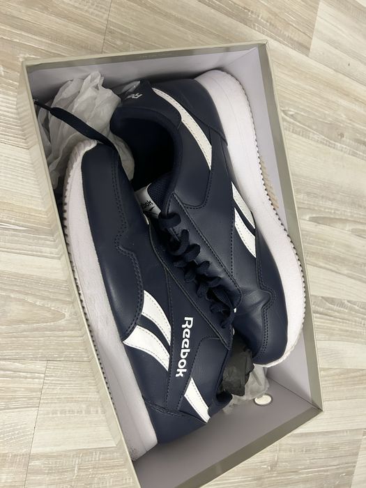 кроссовки фирмы Reebok