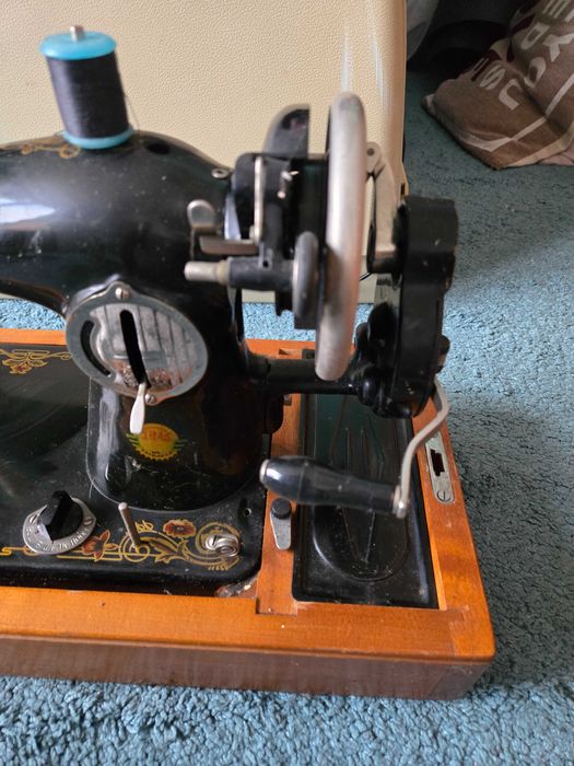 Руска ръчна шевна машина ПМЗ ИМ КАЛИНИНА