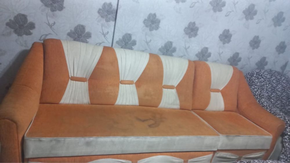 Продам диван с креслом