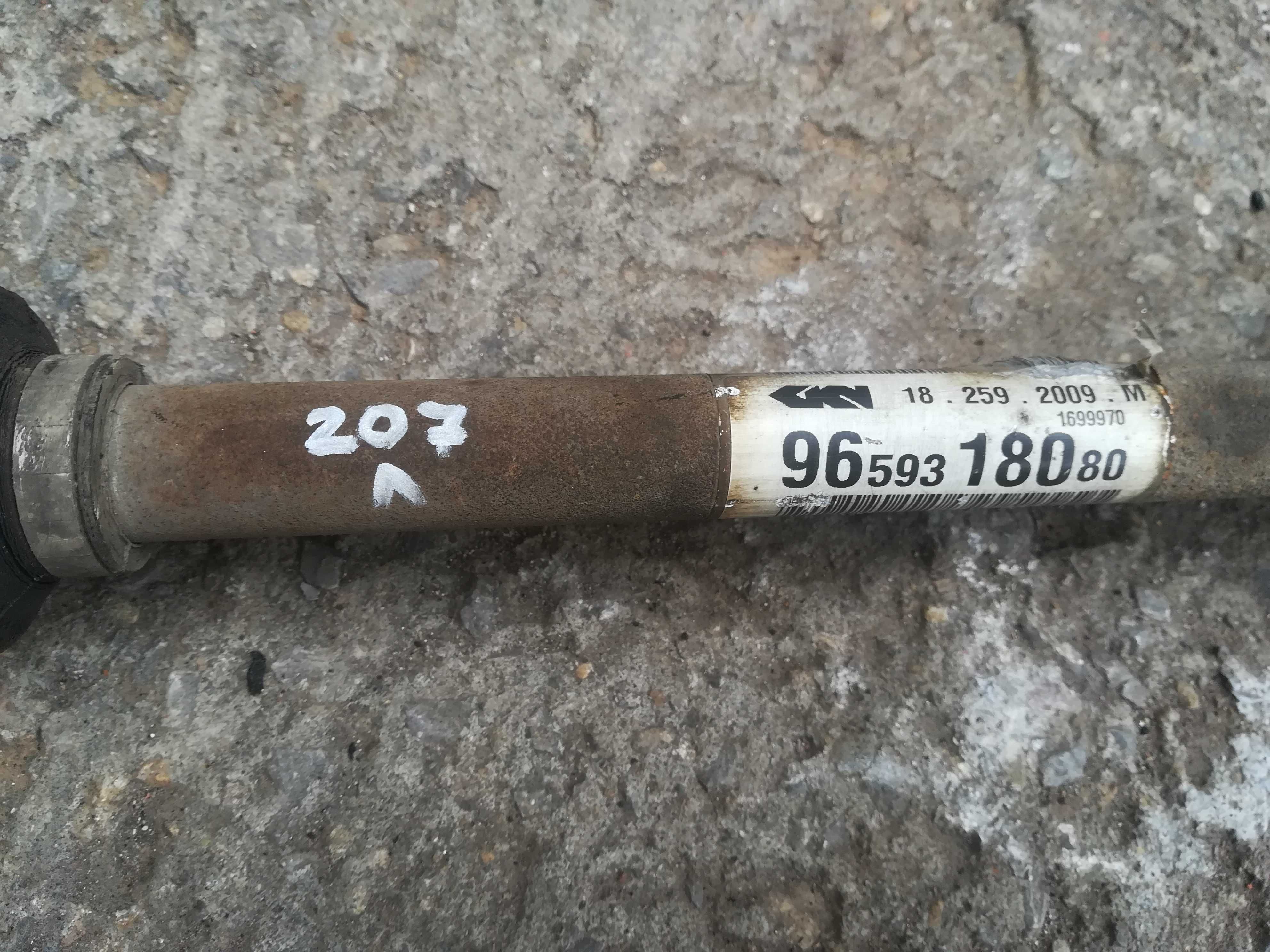 Полуоски Peugeot Пежо 207 1.4 ( лява дясна полуоска )