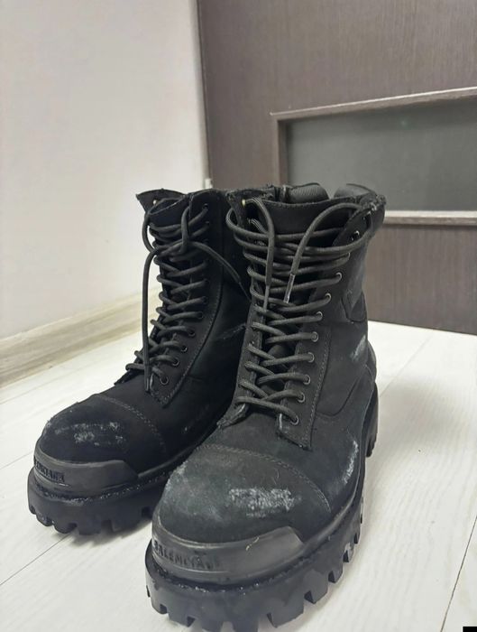 Balenciaga strike boots