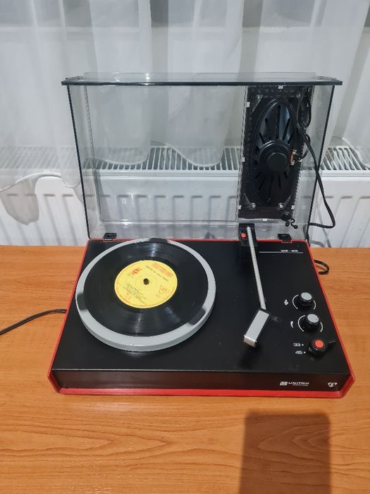 Radio Gloria 4 și Pick-up Unitra Comuniste
