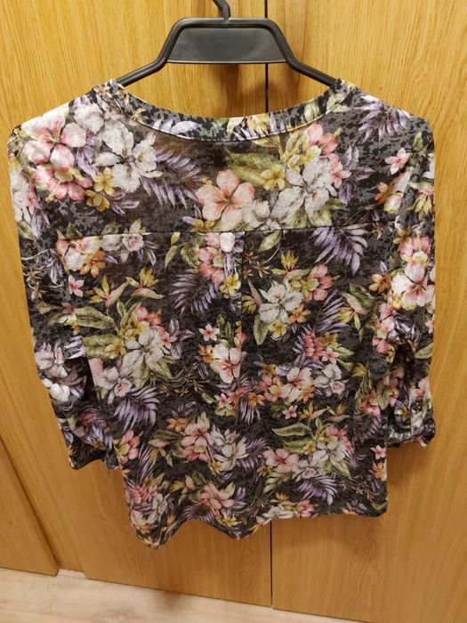 Bluze dama 20 lei bucata